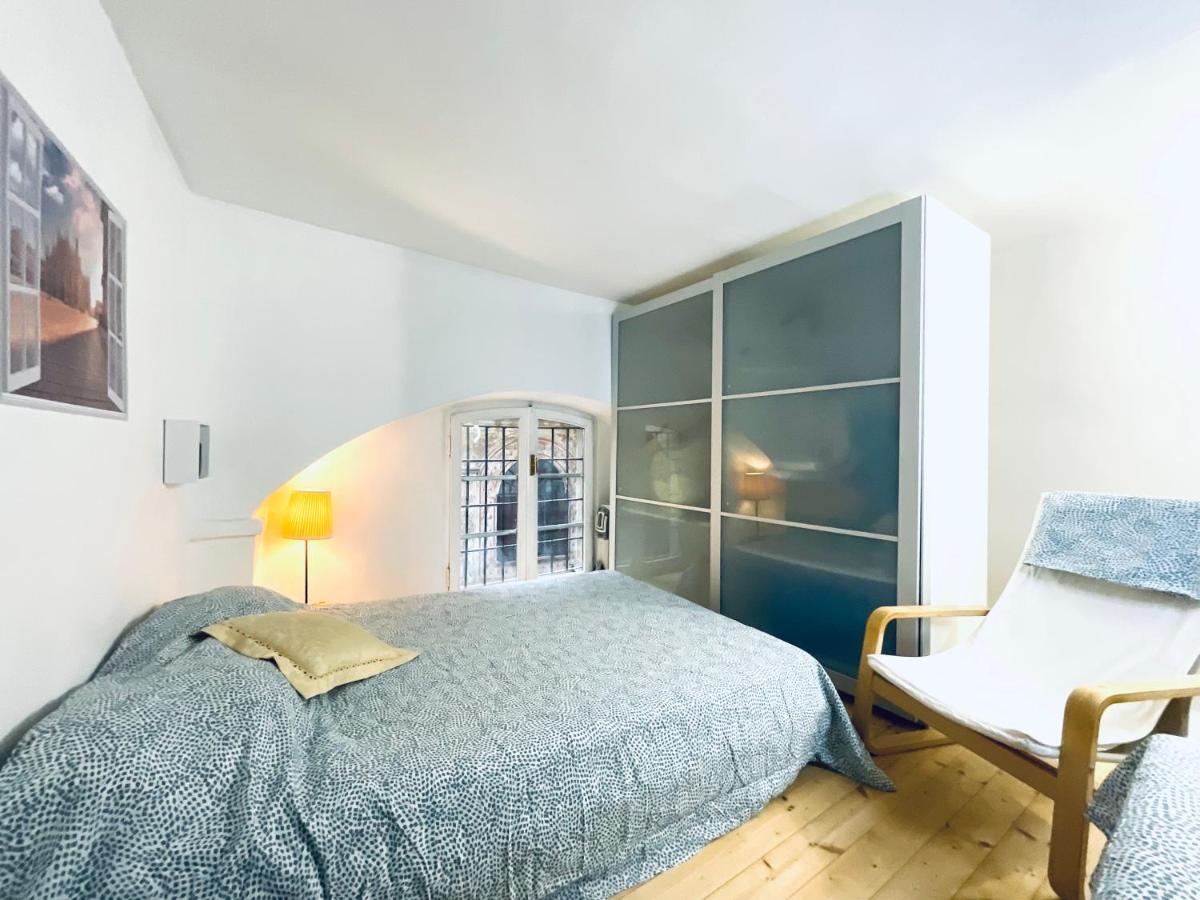 Apartment In 3 Minutes From Duomo Ingresso Via Dei Piatti Milano Dış mekan fotoğraf